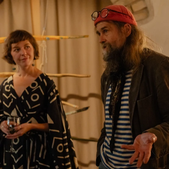 UMI Galerijoje – grupinė paroda „Nukritę į viršų“