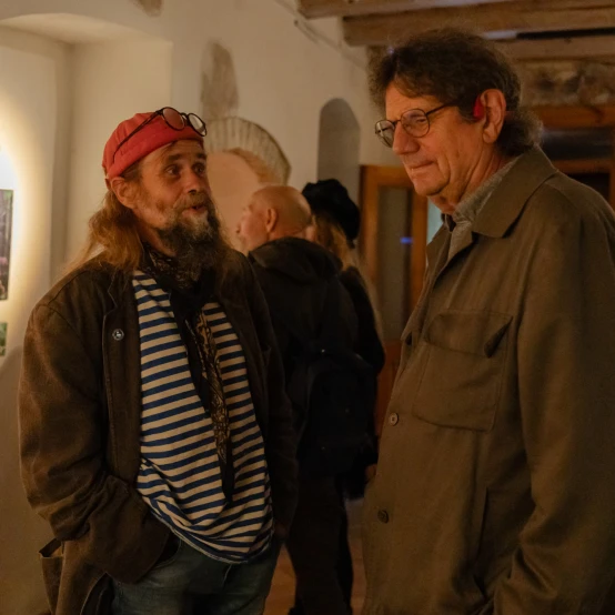 UMI Galerijoje – grupinė paroda „Nukritę į viršų“