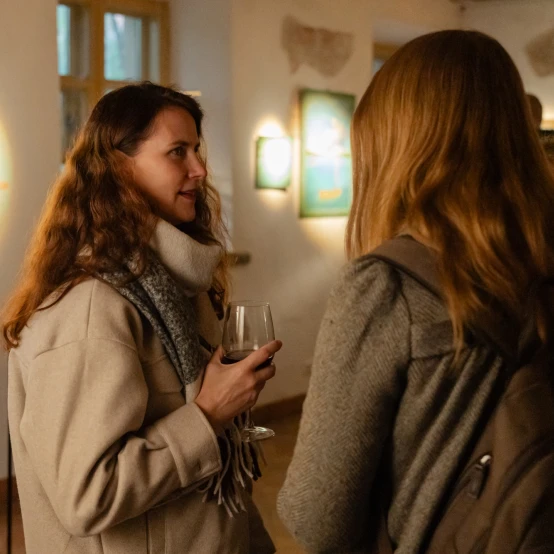 UMI Galerijoje – grupinė paroda „Nukritę į viršų“